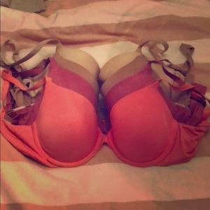 Victoria’s Secret 32 DD t-shirt bra